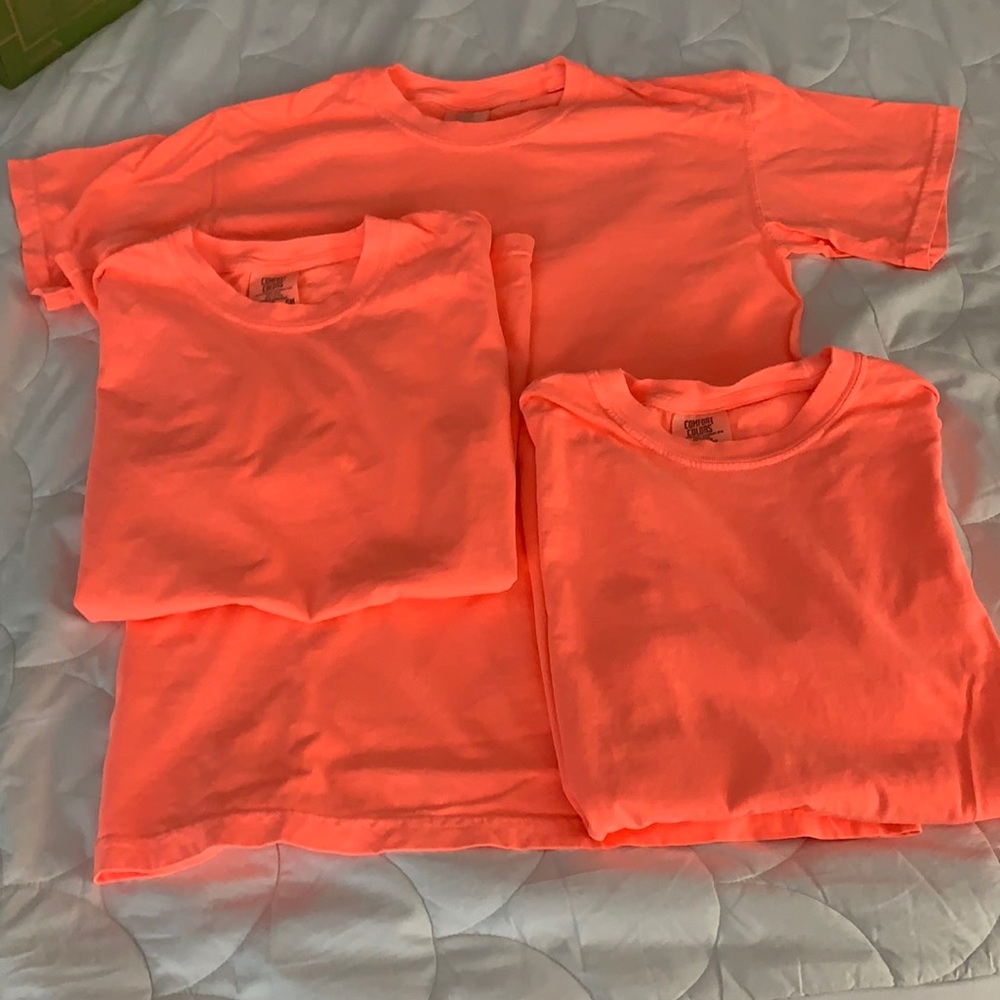 A lot of T-shirts from brand comfort colors